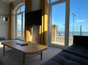 Clifton Seafront Apartments - Sandown, Isle of Wight - FREE CAR FERRY